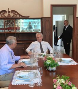 Almoço privado do ex-prefeito da Cidade Ocidental, Antônio Lima, com o governador Ronaldo Caiado, fortalece sua pré-candidatura a Prefeitura Municipal