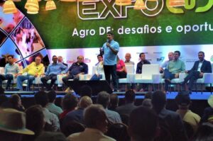 Deputado Roosevelt Vilela prestigia a abertura da 31ª Expoabra no Parque Granja do Torto