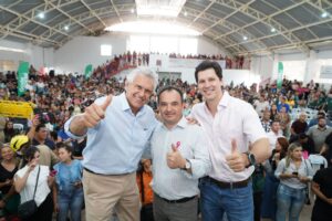 Pábio Mossoró, Daniel Vilela e Ronaldo Caiado unem forças na inauguração da Escola do Futuro em Valparaíso de Goiás