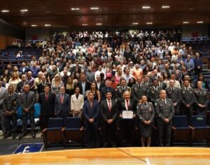 Deputado Roosevelt presta homenagem aos veteranos em evento memorável na Câmara Legislativa