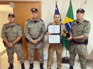 Comandante Geral da PMGO recebe medalha de honra da Polícia Nacional da Bolívia