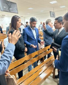 Deputado Roosevelt encerra final de semana com momentos de reflexão e oração na Igreja Cristã Maranata