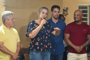 Deputada Dra. Zeli celebra conquista habitacional em parceria com prefeito Pábio Mossoró em Valparaíso de Goiás