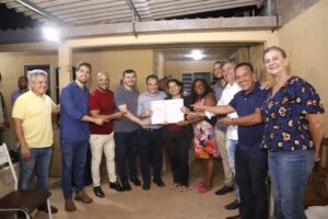 Prefeito Pábio Mossoró entrega 20 escrituras no setor de Chácaras Anhanguera B, reforçando compromisso com regularização habitacional