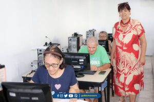 Prefeito Pábio Mossoró enaltece curso de informática para idosos e destaca versatilidade da Biblioteca Municipal em Valparaíso de Goiás