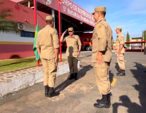 Após 38 anos de comprometimento ao Corpo de Bombeiros de Goiás, Sub Tenente Jurivê Crisostomo Cavalcante é homenageado em sua despedida da corporação