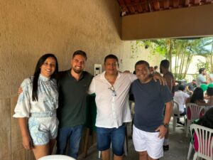 Elvis Santos, Ex-Presidente da Câmara Municipal de Valparaíso de Goiás, celebra seu aniversário ao lado de dezenas de amigos e familiares