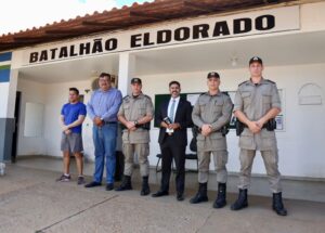 Deputado Roosevelt reforça compromisso com a Segurança Pública em visita ao 20° BPM de Valparaíso e a 26ª Companhia Independente do Corpo de Bombeiros de Goiás