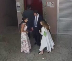 Barraco: Ex-esposa do senador e presidente do PL de Goiás, Wilder Morais, sai no tapa com a atual mulher do político