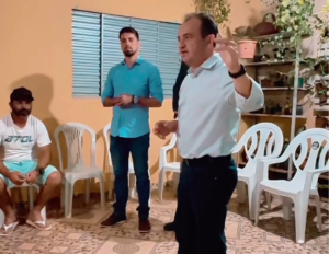 Pré-candidato Dr. Marcus Vinicius fortalece vínculos com a comunidade em noite de diálogo no Bairro Parque Araruama