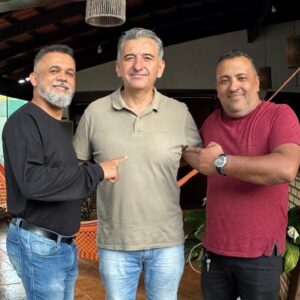 Afrânio Pimentel celebra apoio do Pastor Lucas Araújo da Igreja Batista Nova Vida, e do seu irmão Francisco