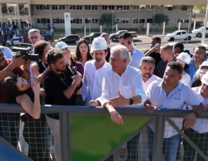 Governo de Goiás inaugura passarela em Senador Canedo, melhorando a mobilidade para pedestres