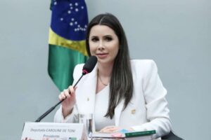 Presidente da CCJ insiste em pautar emendas contra STF, contrariando acordo