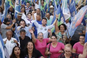 Pábio Mossoró e Marcus Vinicius percorrem Parque Esplanada V e recebem apoio da população