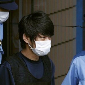 Suspeito de assassinar o ex-primeiro-ministro japonês Shinzo Abe passará por exame psiquiátrico