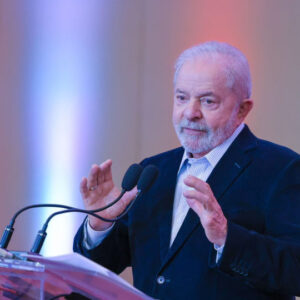 Na UnB, Lula promete destinar recursos do Pré-Sal para pesquisa