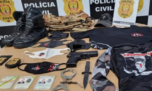 Polícia cumpre mandado de busca e apreensão contra homem que fingia ser PM para enganar mulheres