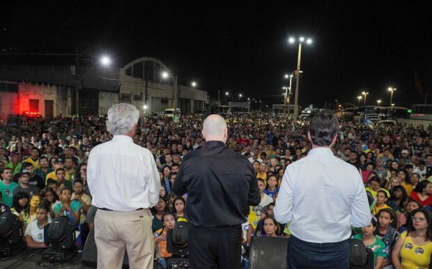 Voto evangélico: Igreja Universal deixa base de João Campos e anuncia apoio a Alexandre Baldy