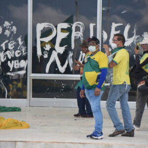 AGU pede novo bloqueio de bens de envolvidos em vandalismo, aumentando valor para R$ 18,5 mi