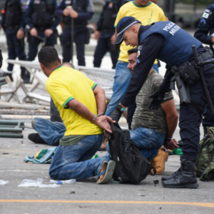 PF confirma prisão de 527 por atos no DF e liberação de 599 por questões humanitárias