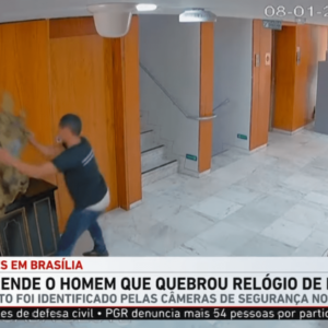 Polícia Federal prende homem que quebrou relógio centenário de Dom João VI no Palácio do Planalto