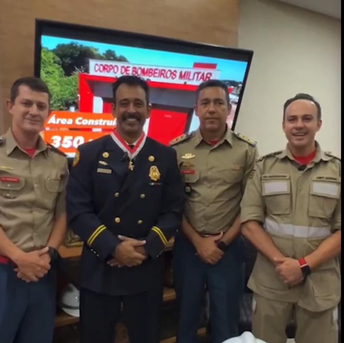 Capitão do Corpo de Bombeiros de Miami e destaque internacional, brasileiro Eddy Pacheco é agraciado com Medalha Dom Pedro II pelas mãos do Coronel Washington