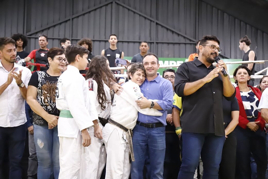 Prefeito Pábio Mossoró inaugura Centro de Treinamento de Artes Marciais em Valparaíso de Goiás, promovendo saúde e bem-estar