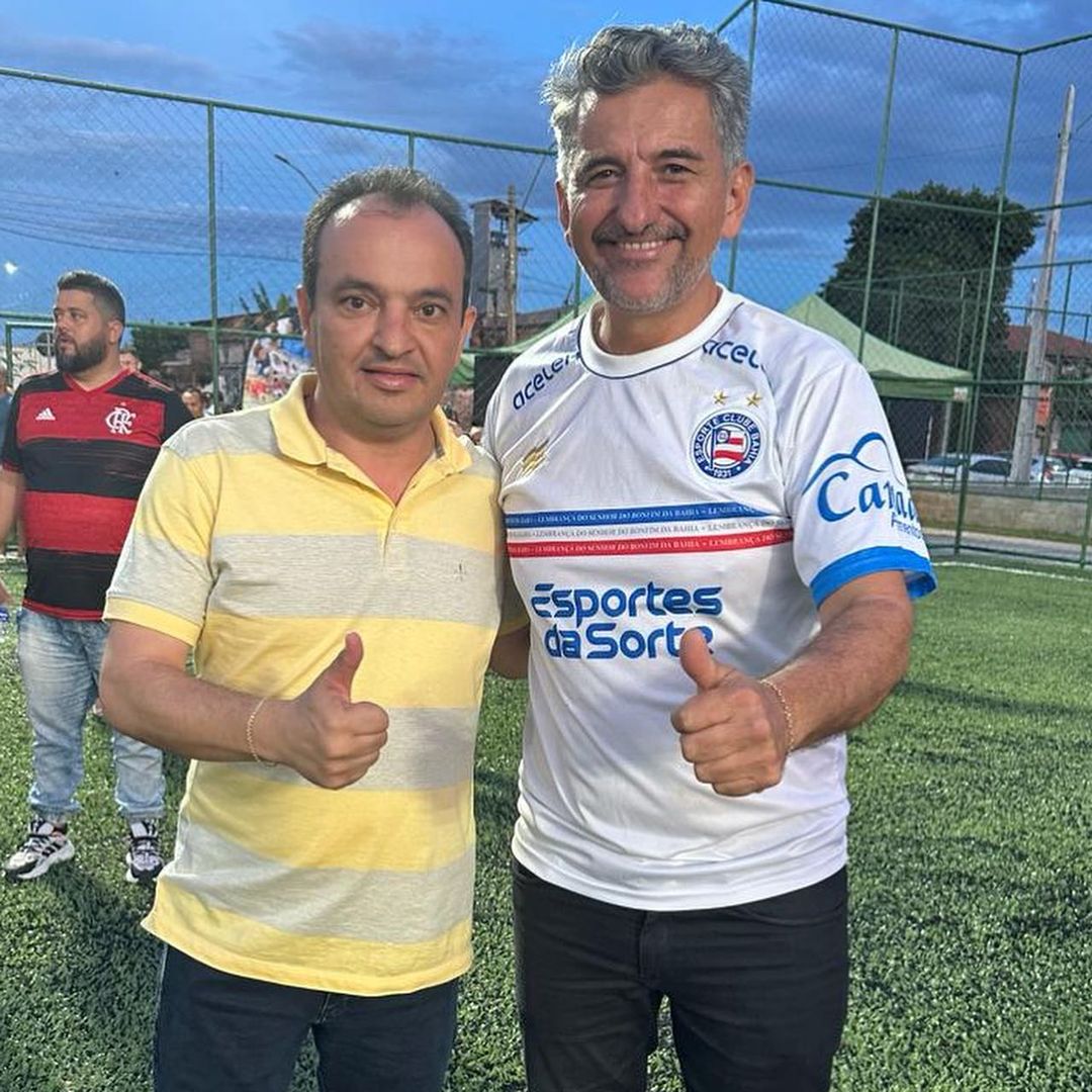 Ex-secretário Afrânio Pimentel celebra entrega do Campo Sintético do Jardim Oriente para a comunidade de Valparaíso