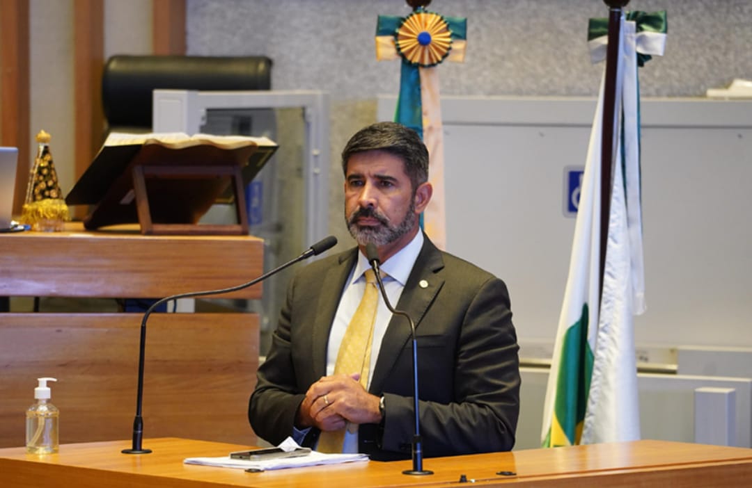 Sessão Solene homenageia contadores no Dia do Contador, com iniciativa de Deputado Roosevelt