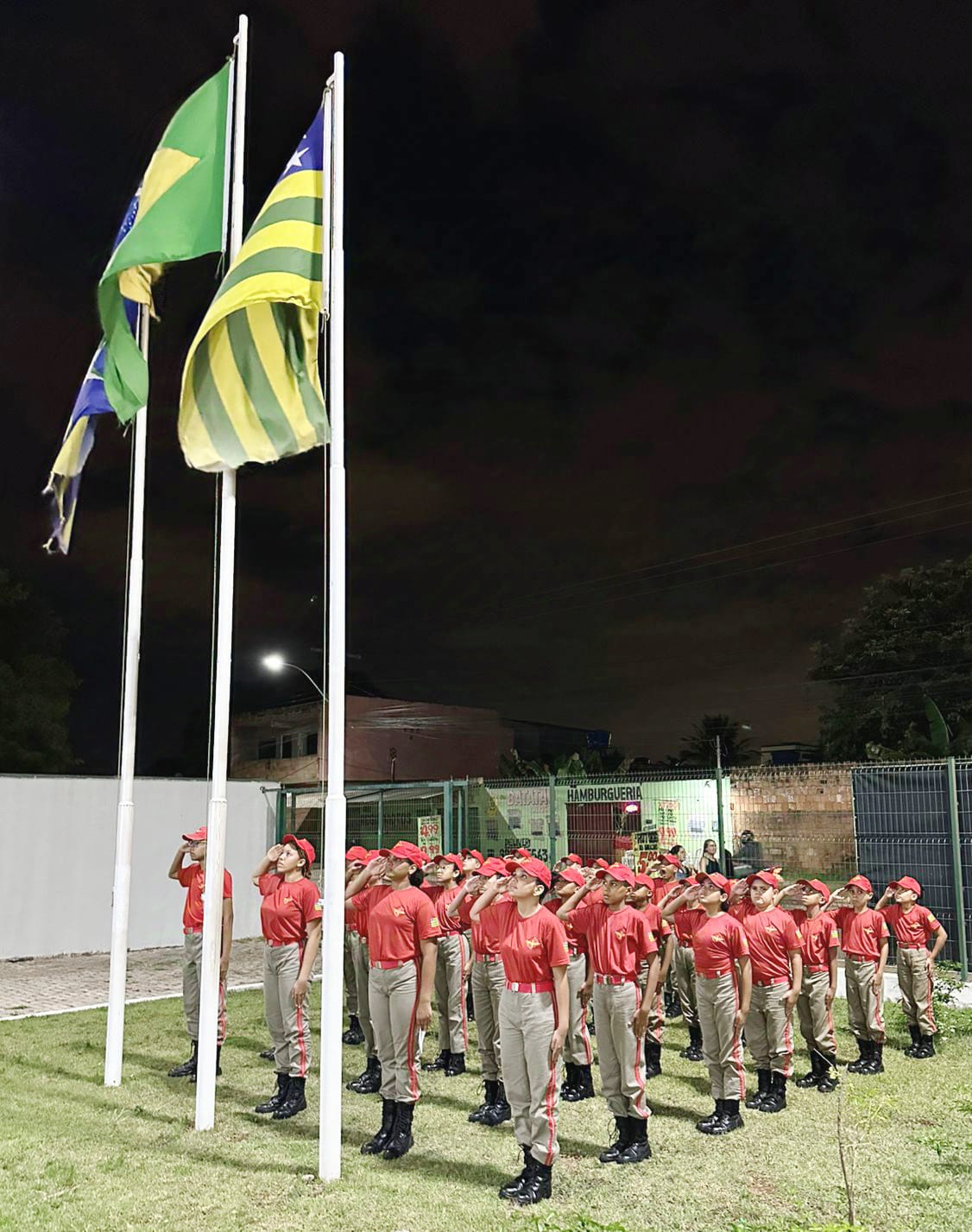 Formatura do Programa Bombeiro Mirim destaca civismo e cidadania em Valparaíso de Goiás com presença de autoridades do município